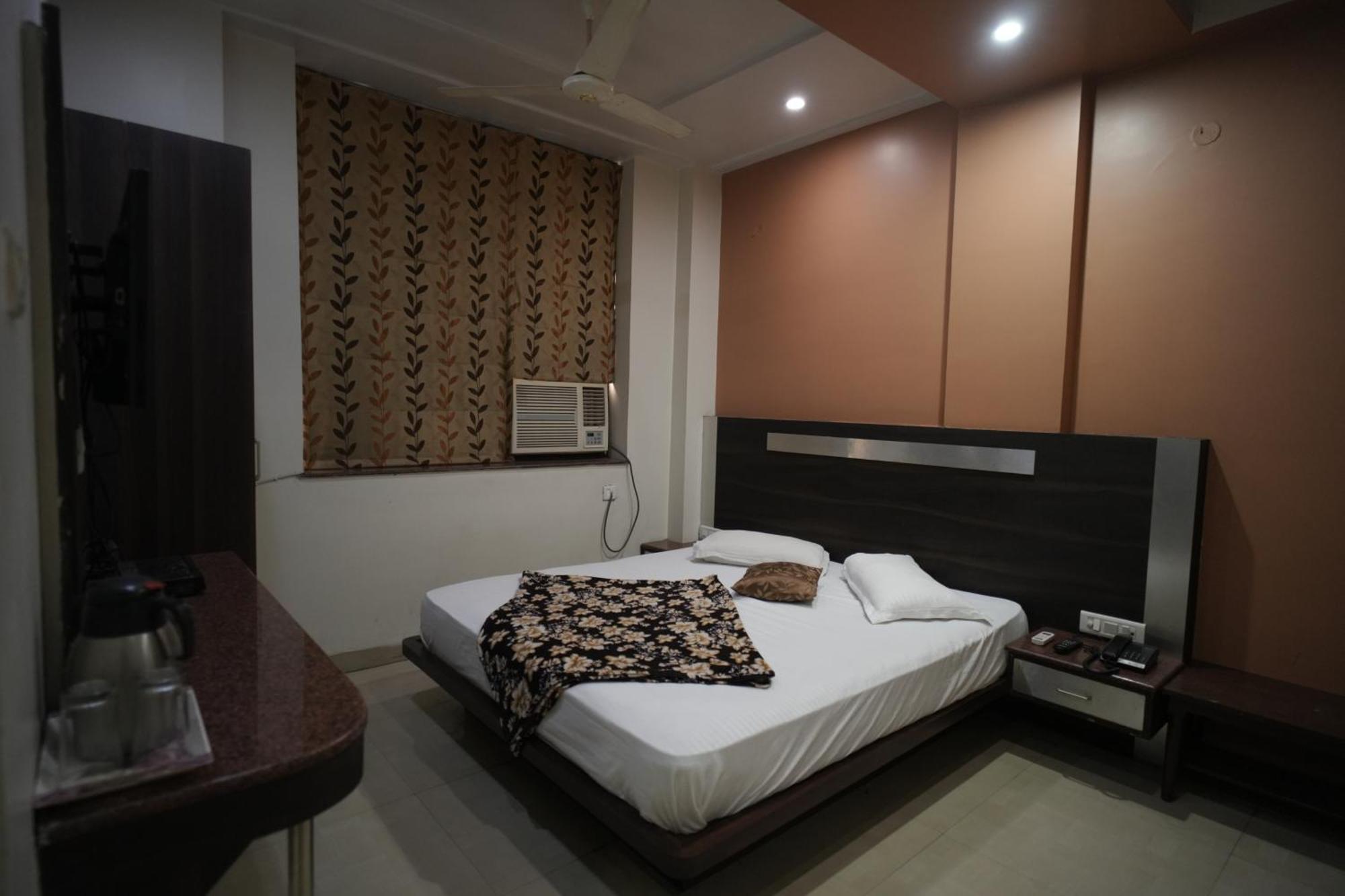 Mewar Hotel Jaipur Exterior photo